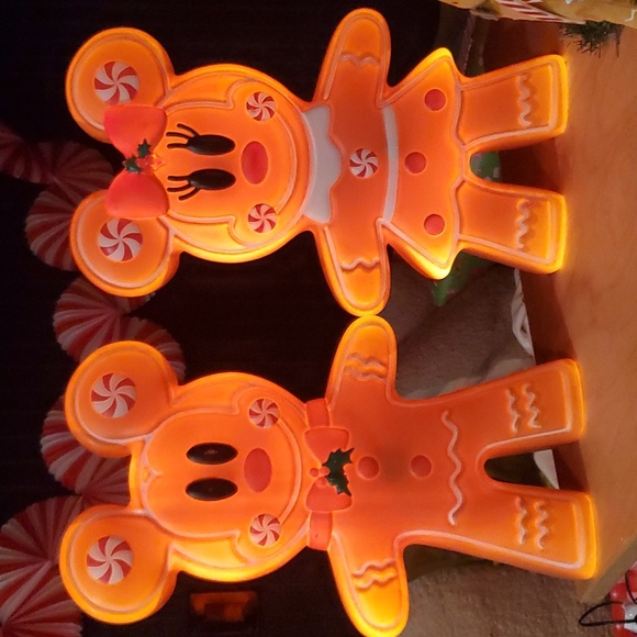 Mickey and Minnie Gingerbread Blow Mold - Picture 6 of 6